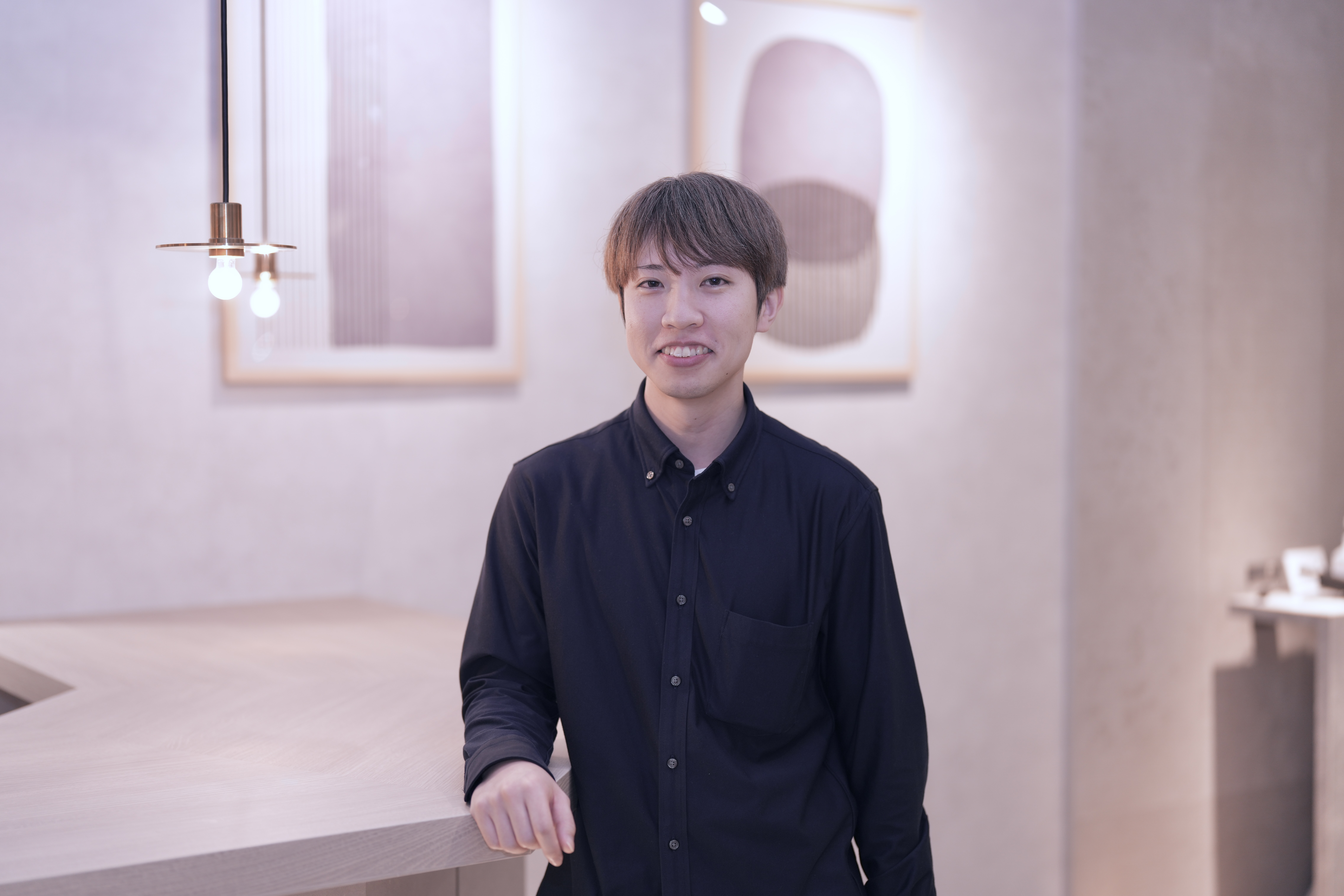 社員 K.E